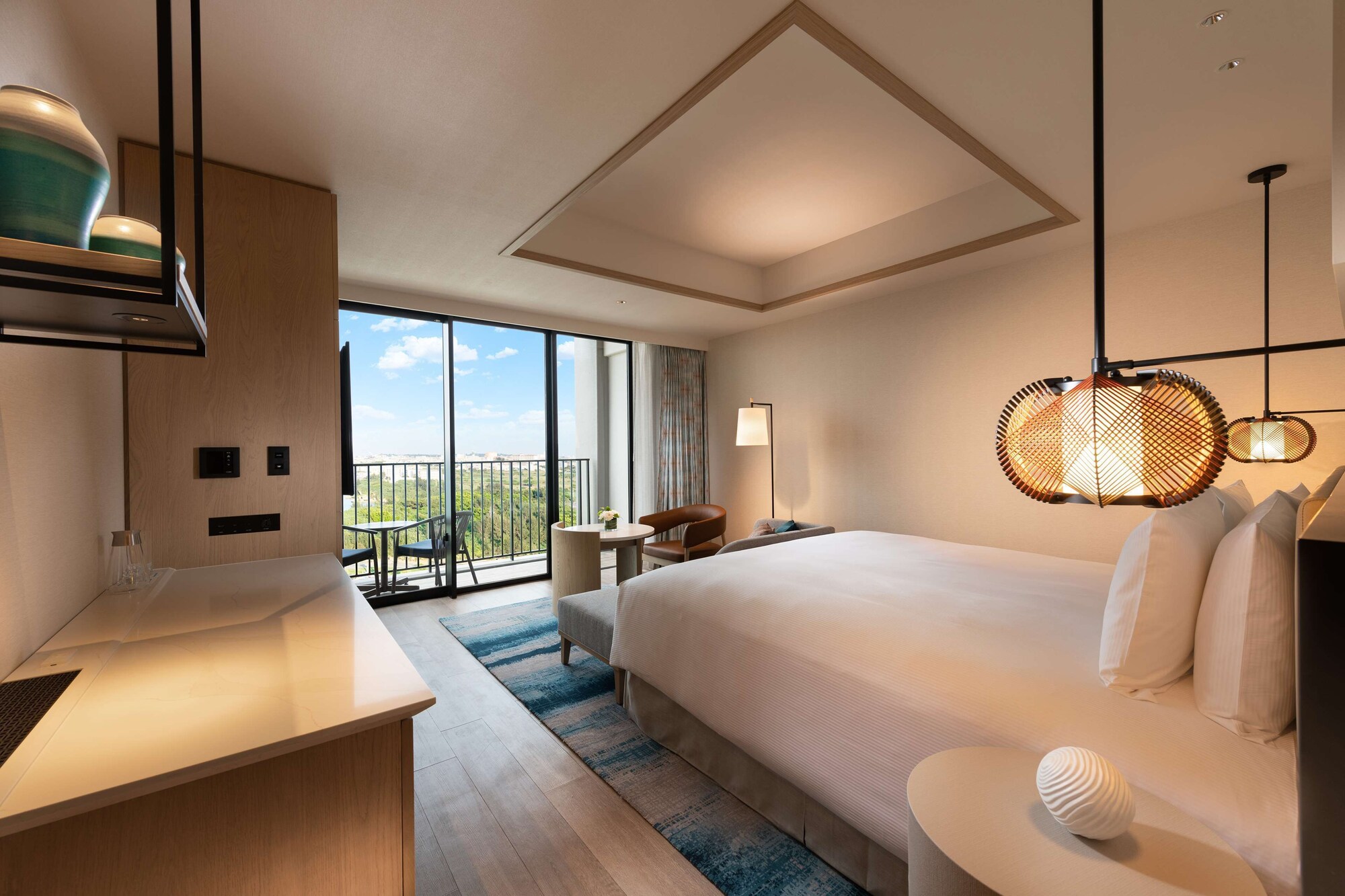 DELUXE, KING BED, HARBOUR VIEW