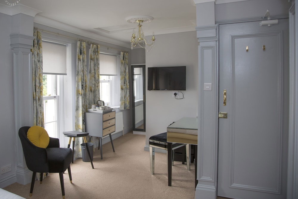Carlton Court 33/50
