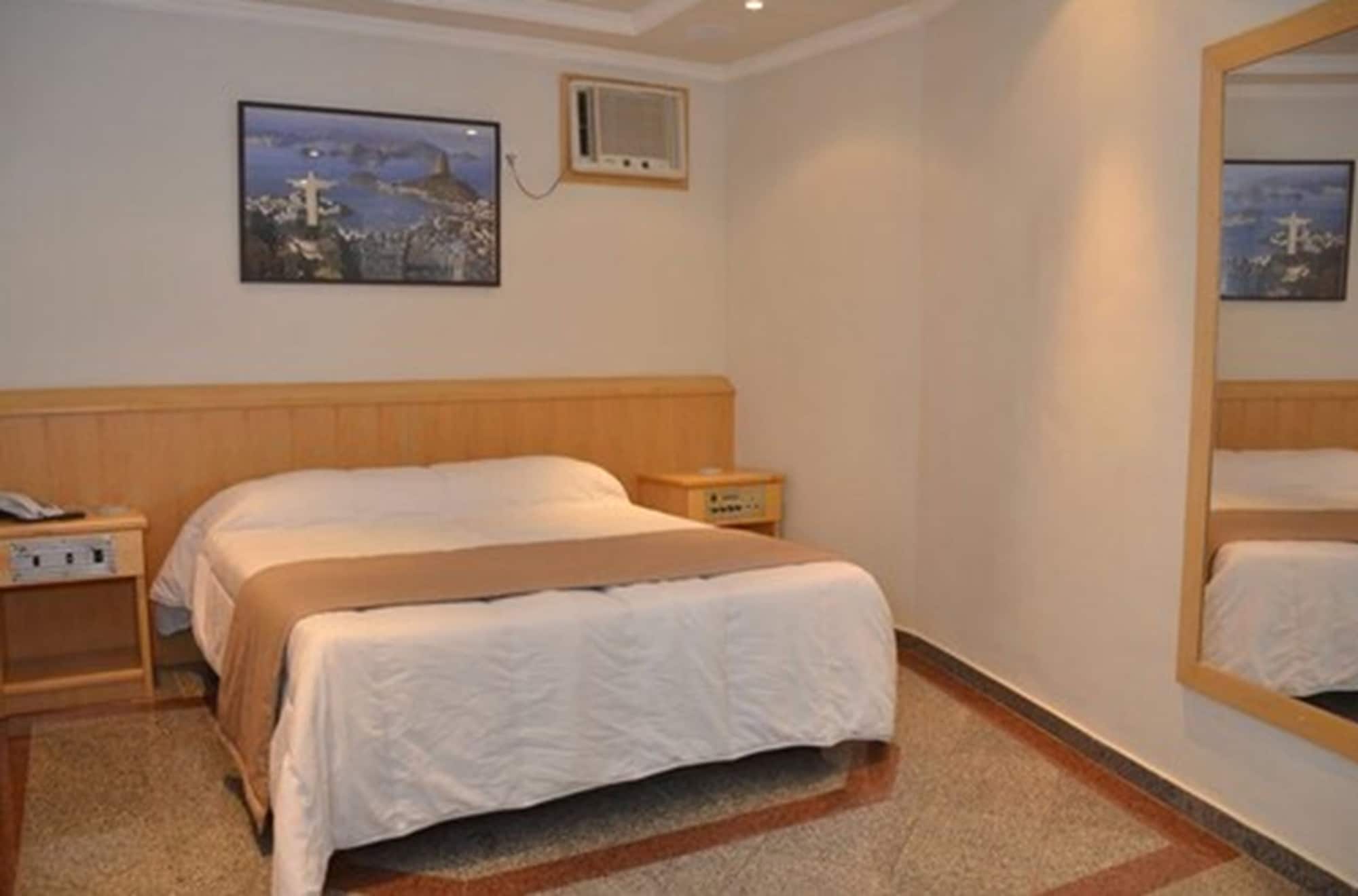 ROOM, DOUBLE BED