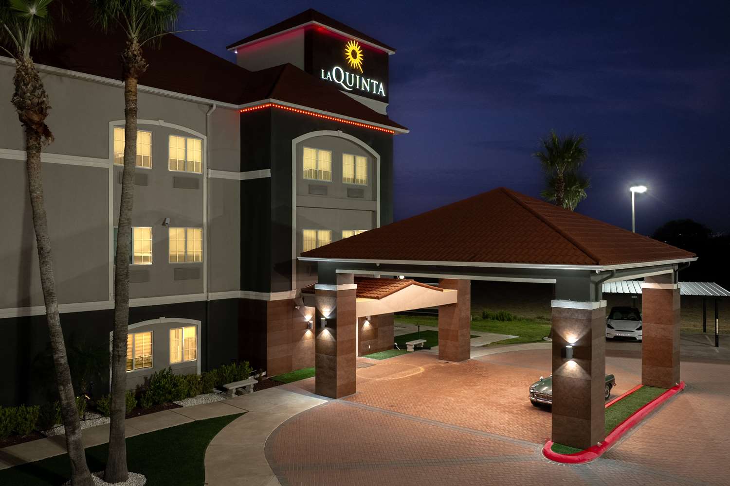 La Quinta Inn Suites Raymondville 4/29