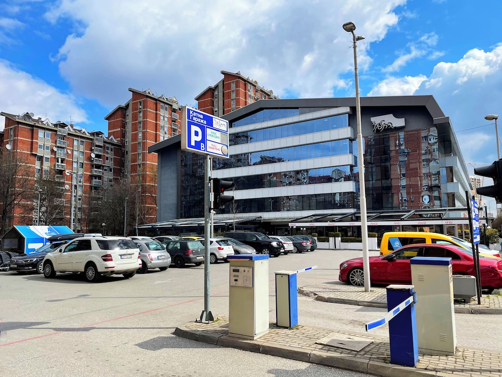 Queen S Hotel Skopje 45/49