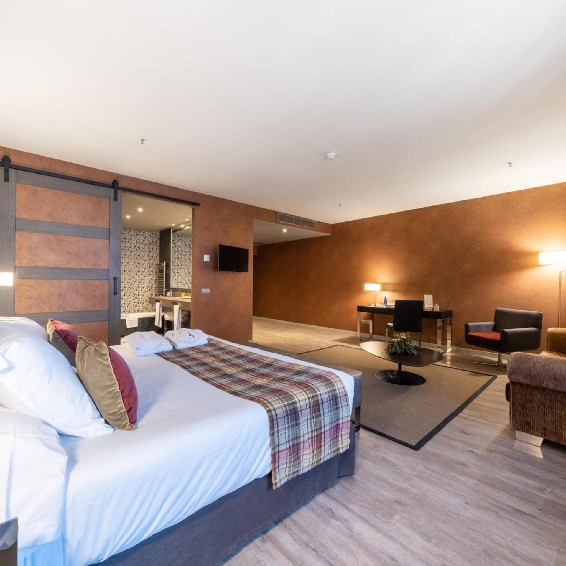 Cloister, Junior Suite