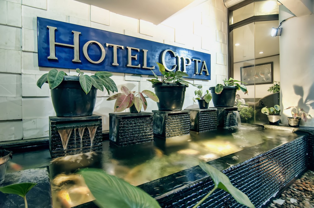 Cipta Hotel Wahid Hasyim 34/49