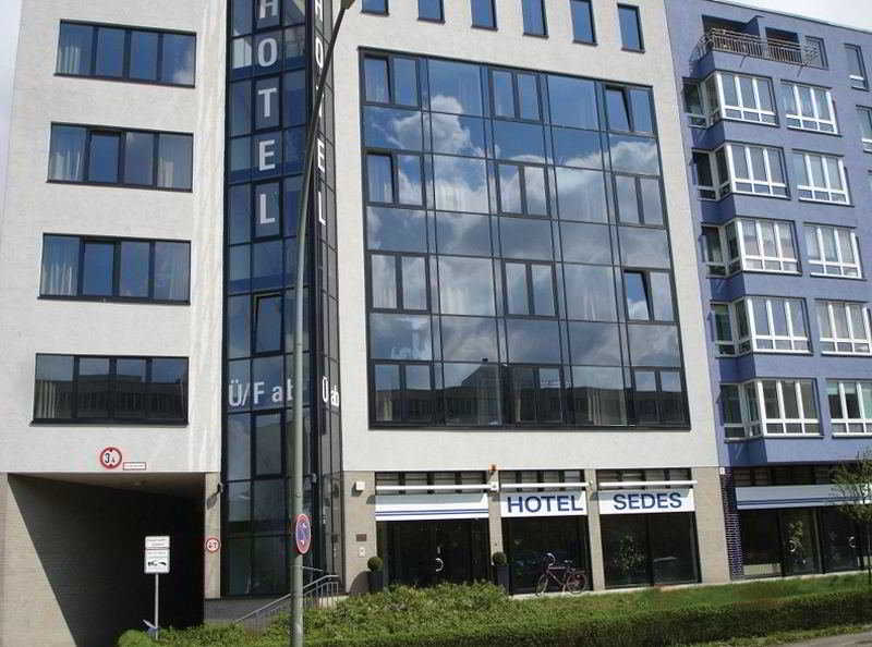 Sedes Hotel 2/35