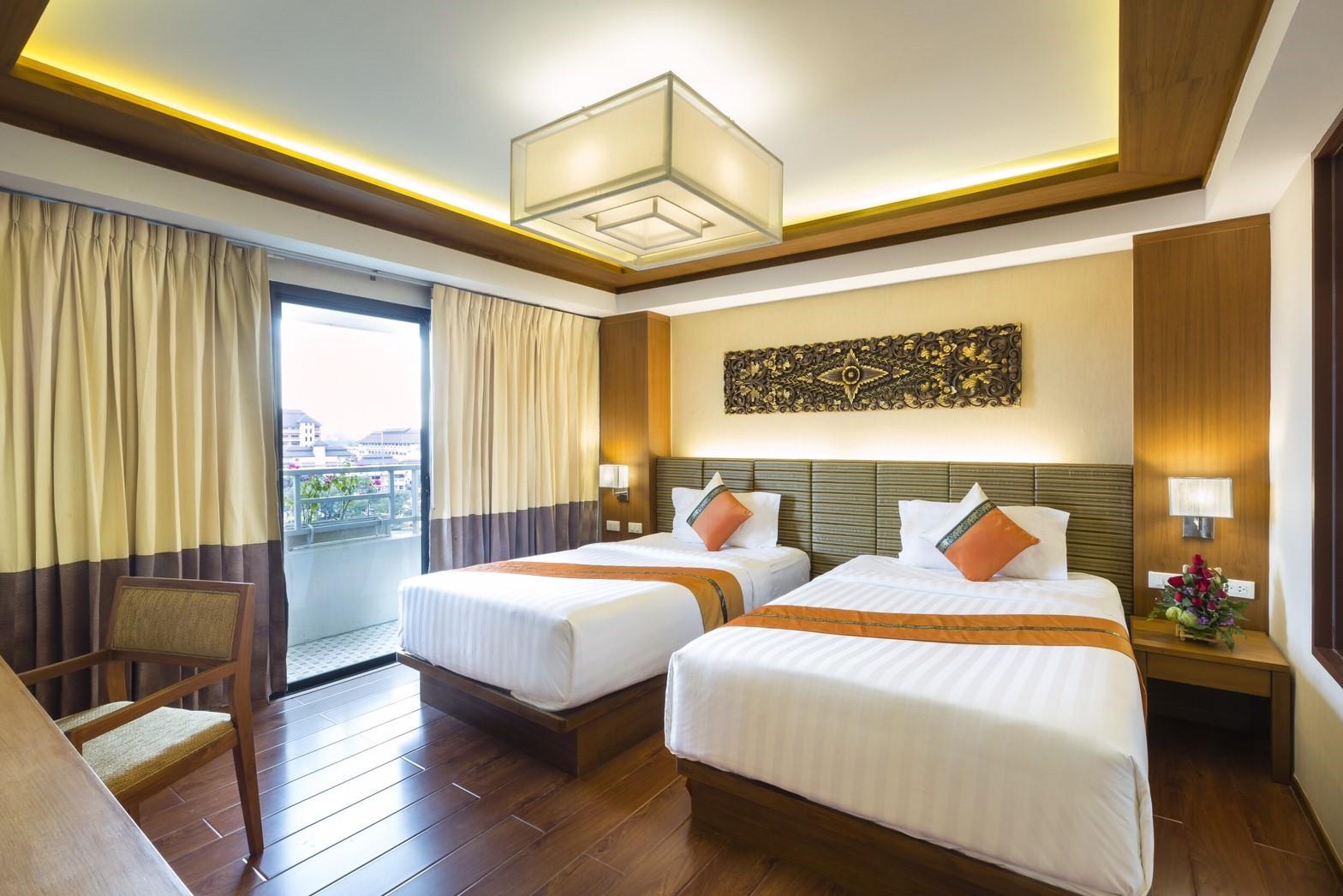 EXECUTIVE, SUITE