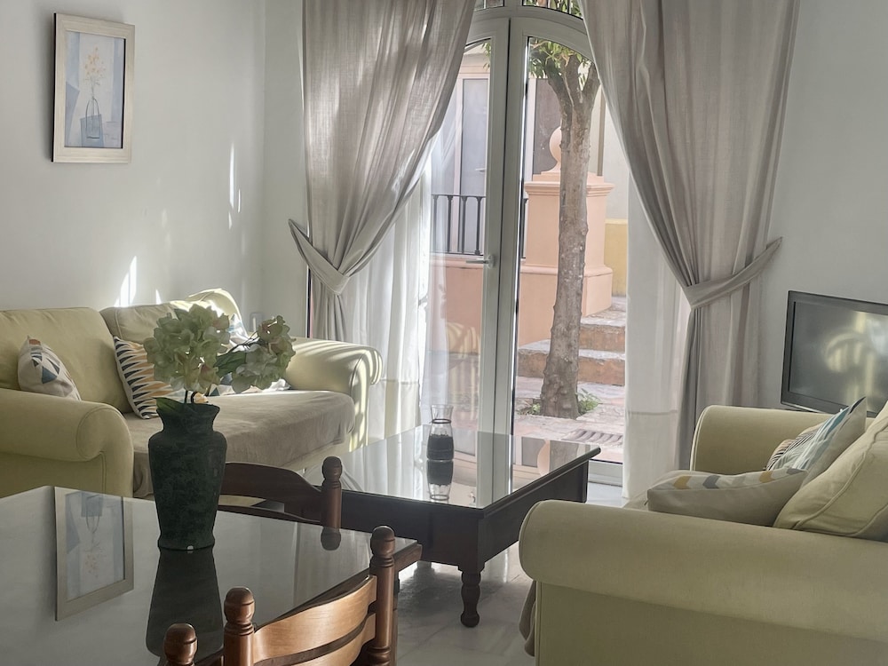 Apartamentos Puerto Sherry 24/50