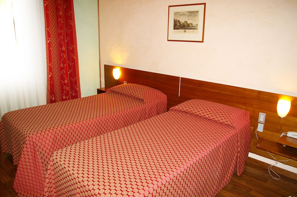 HOTEL SALIERI 21/70