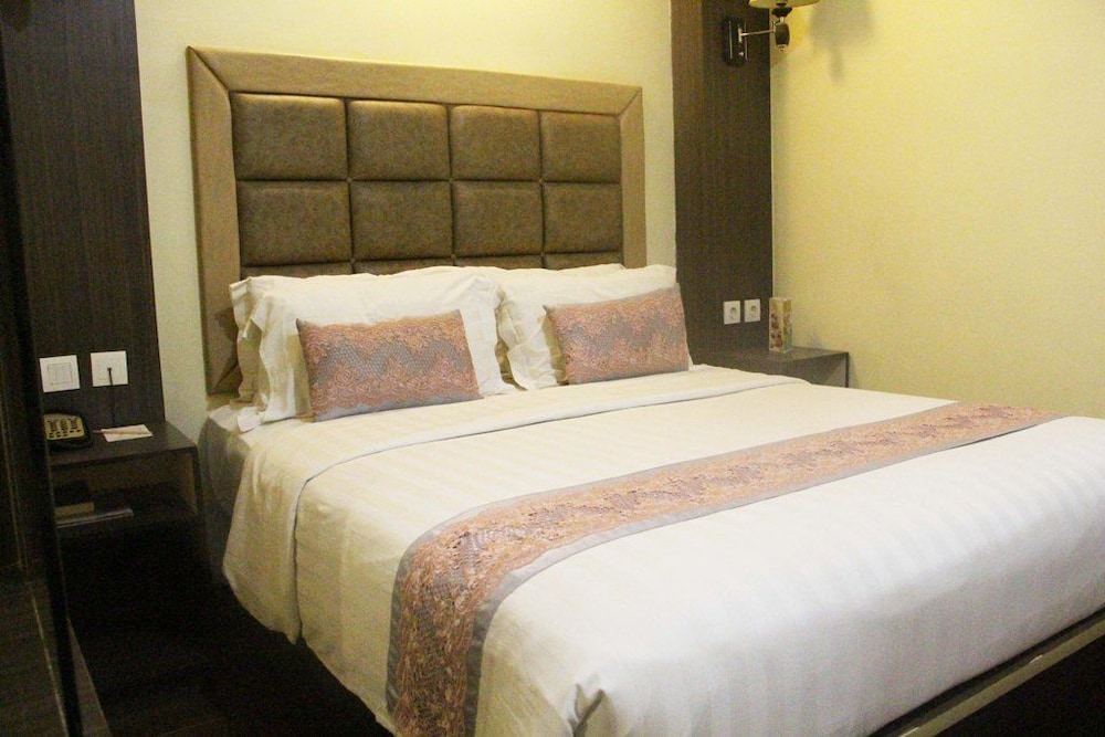 THE BELAGRI HOTEL AND CONVENTION 19/62