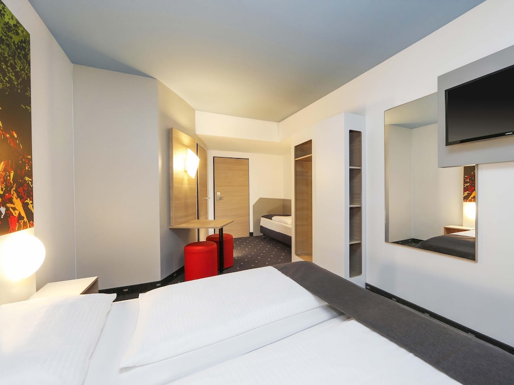 ROOM, TRIPLE, 3 BEDS