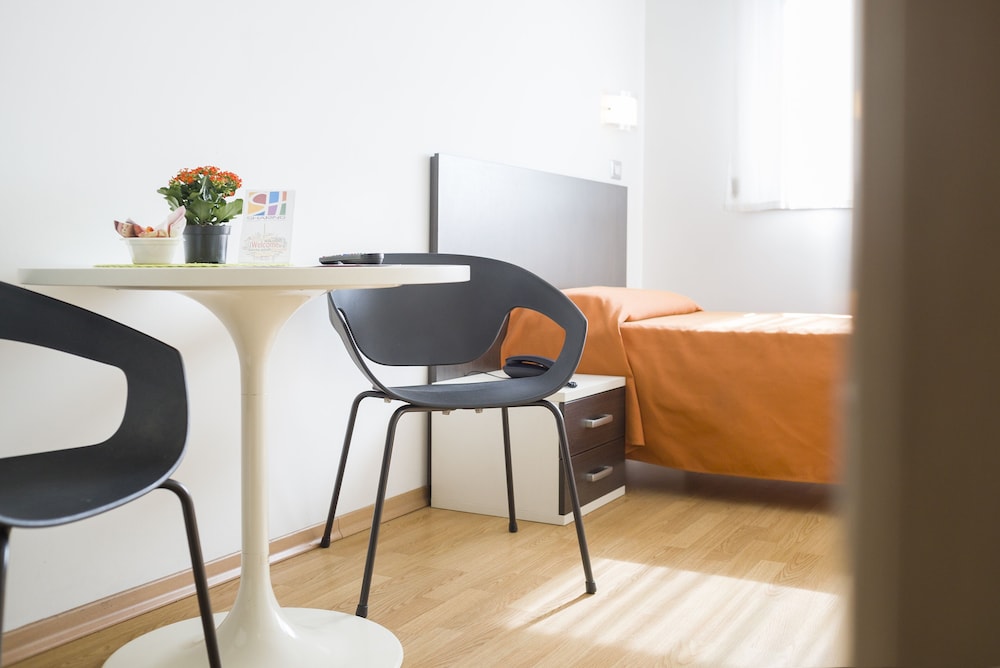 Hotel Sharing 57/67