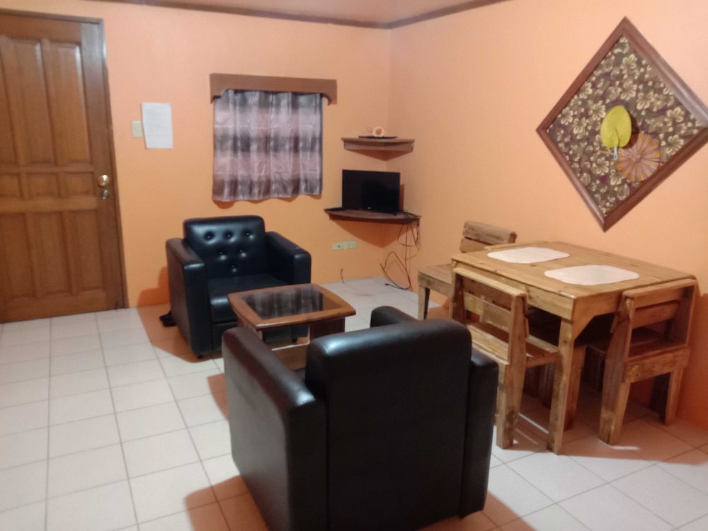 1St Street Park Apartelle 42/55