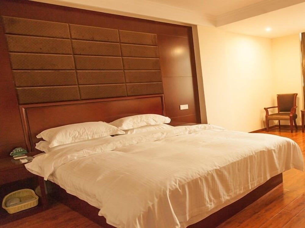 GreenTree Inn WuXi DongTing Leather City Express Hotel 11/21