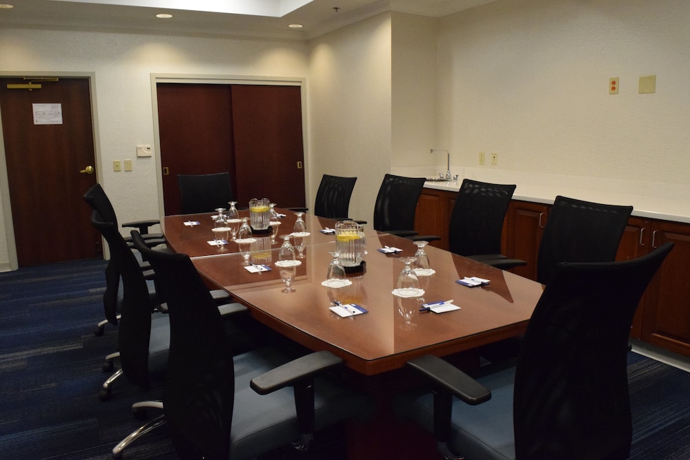 Holiday Inn Express & Suites Rochester Webster, an IHG Hotel 40/50