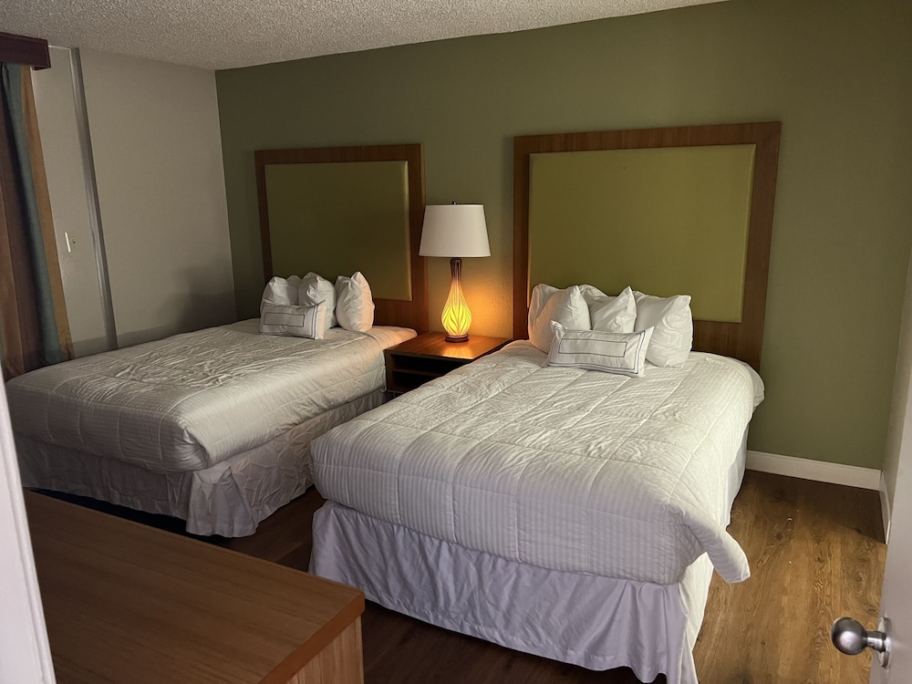 Baymont by Wyndham Odessa Highway 80 9/38