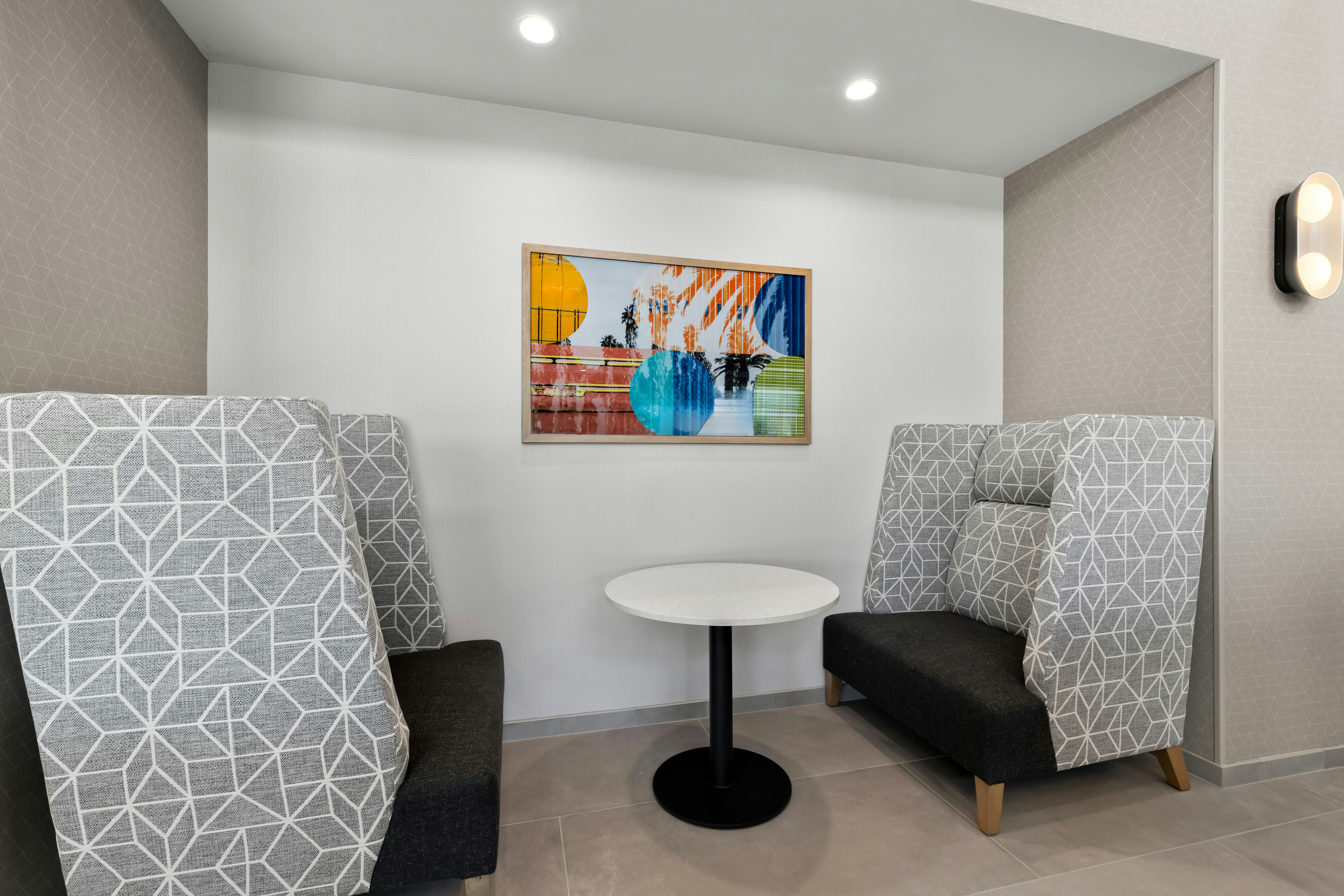 Hampton Inn and Suites Corona CA 20/30