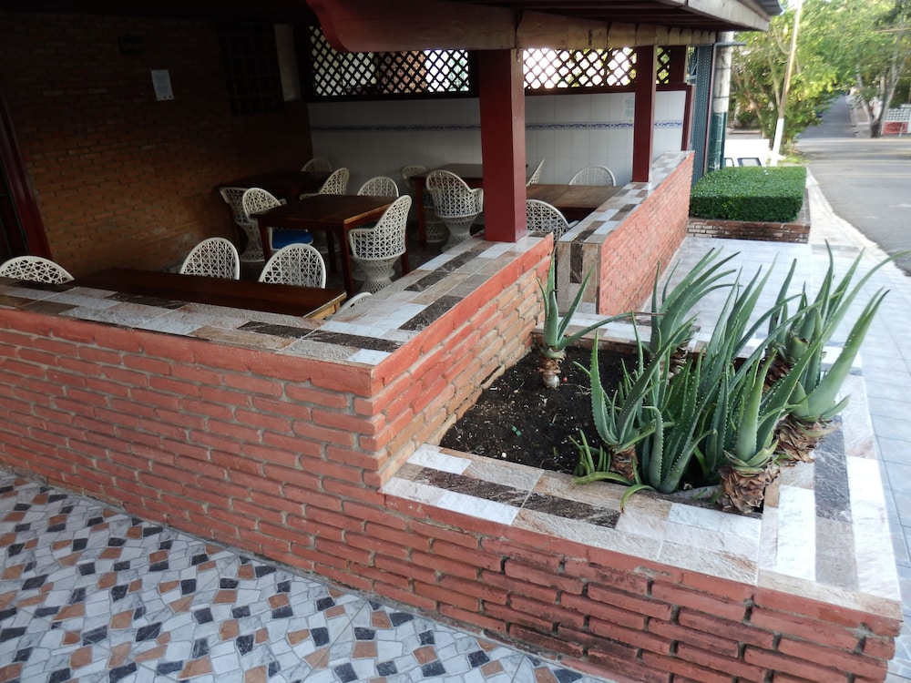 Hotel Garant & Suites 2/49