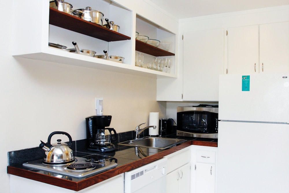 Suites At Fishermans Wharf 22/30