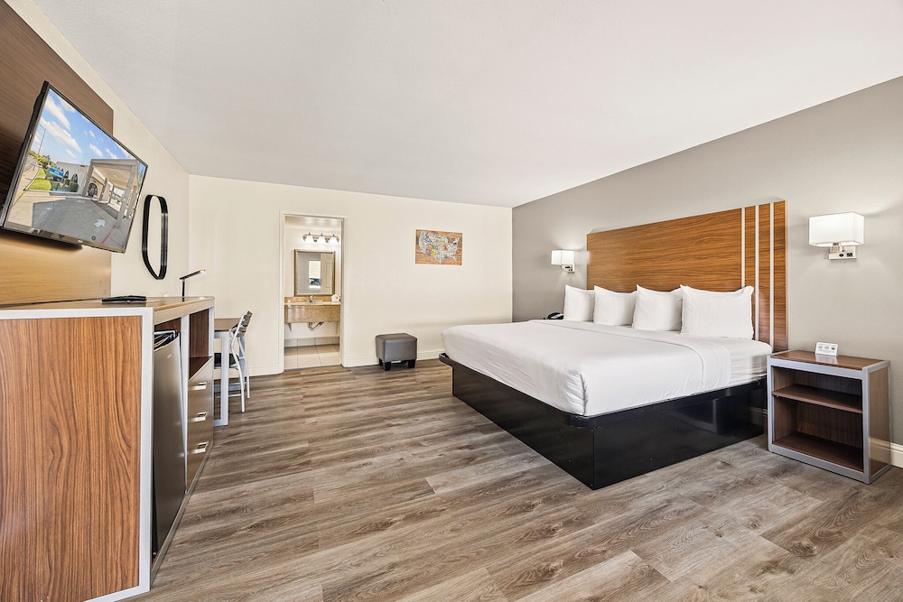 Heritage Inn Express Roseville 15/51