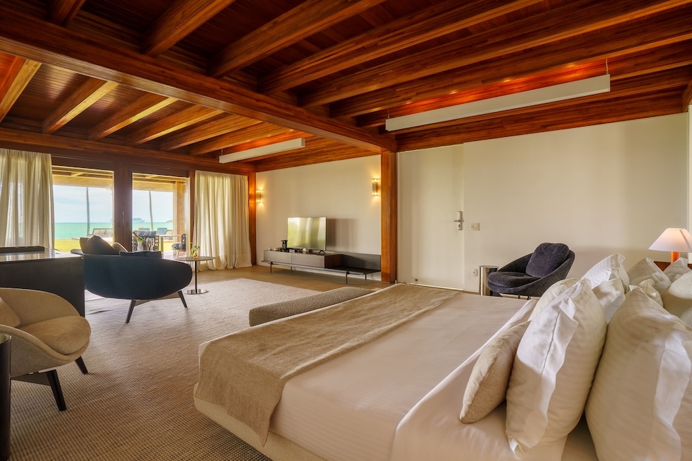 EXCLUSIVE, SEA VIEW