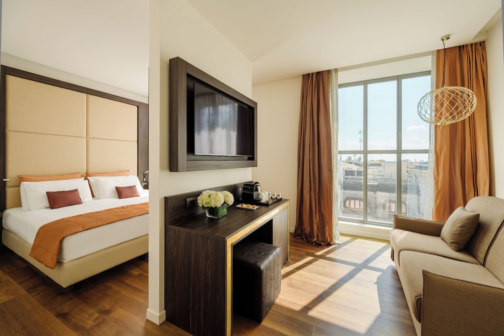 JUNIOR SUITE, EXECUTIVE