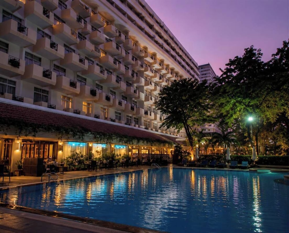 Golden Beach Hotel Pattaya 1/44