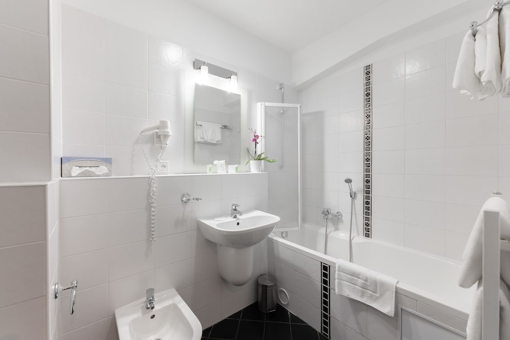 Antares Hotel 33/54