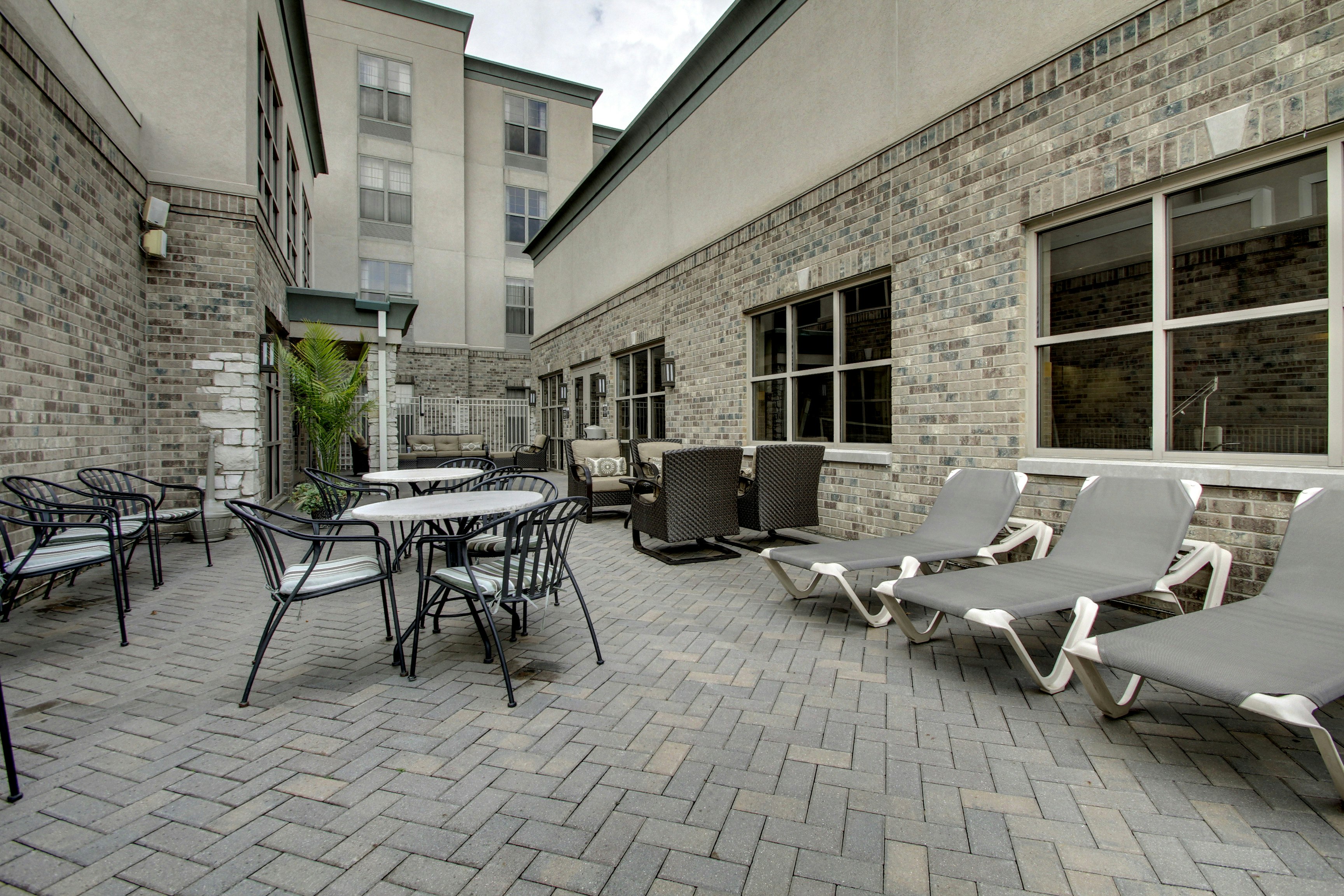Hampton Inn And Suites Chicago Aurora 27/28