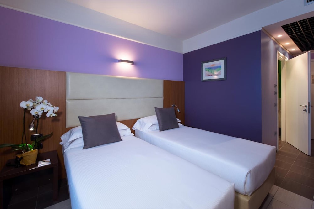 CLASSIC, DOUBLE OR TWIN BED