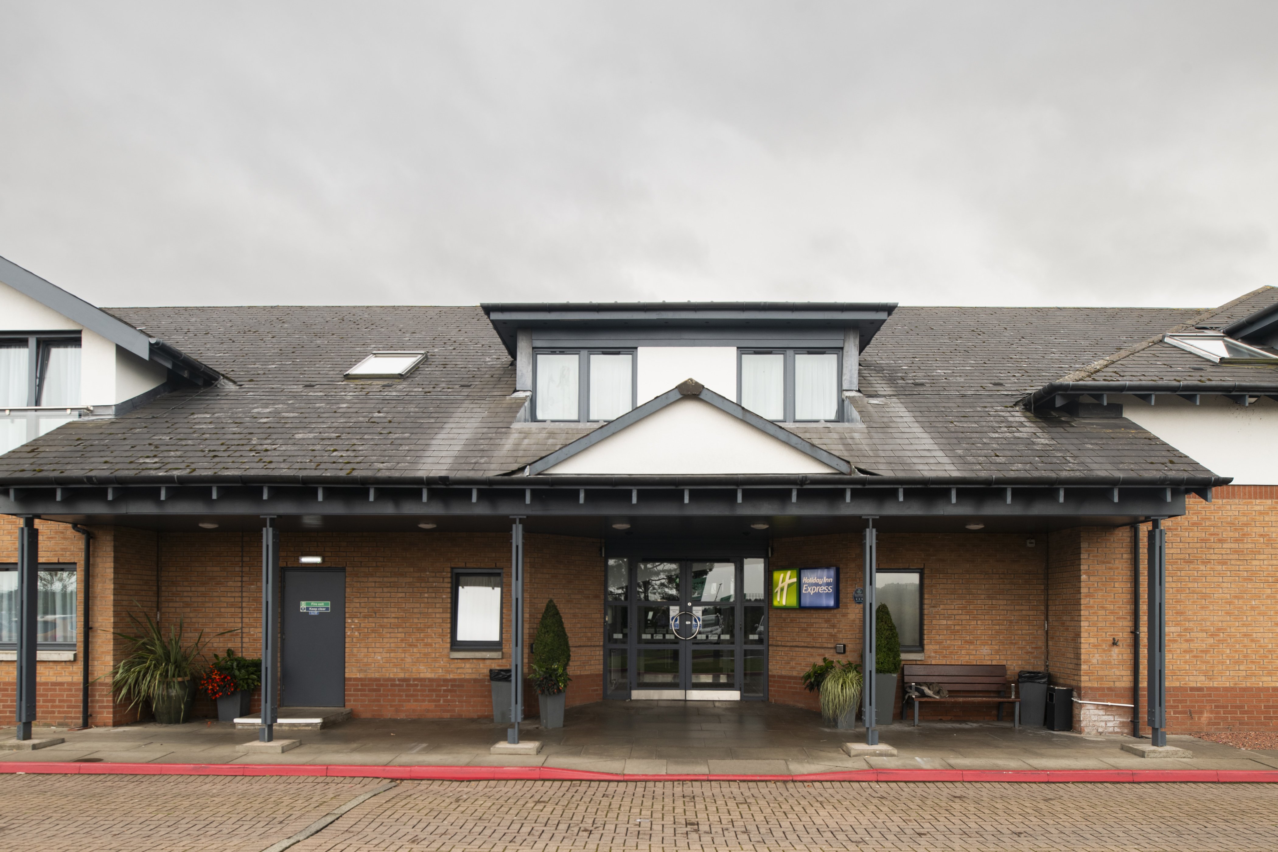 Holiday Inn Express Edinburgh Airport Ex Quality Edinburgh Airport 6/53