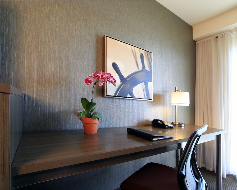 Executive Inn And Suites 30/51