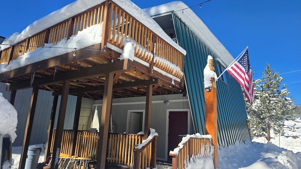 Cinnamon Bear Inn 2/80