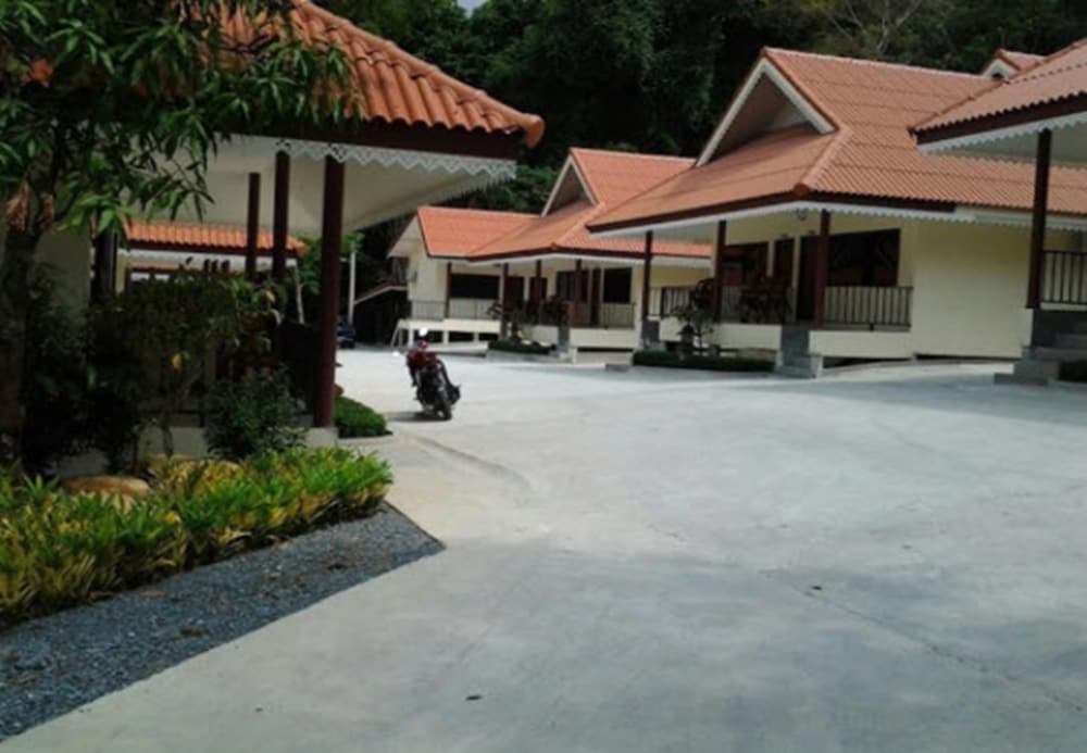 CHANG CLIFF RESORT 3/70