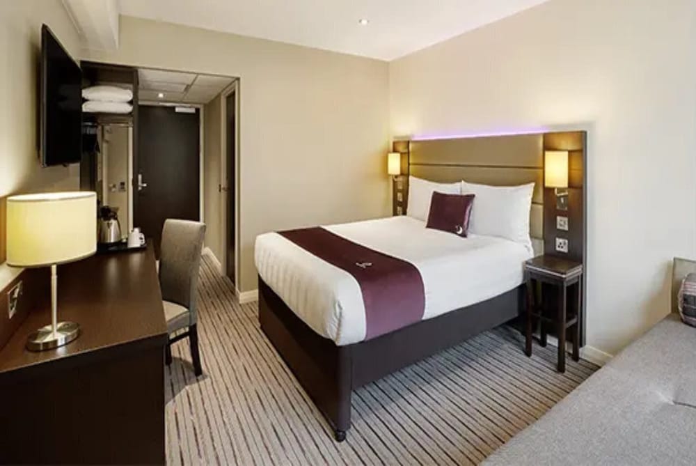 Premier Inn Inverness Centre (Millburn Rd) 33/67