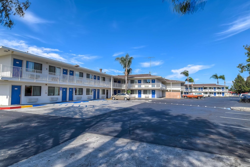 Motel6 Stanton, CA - Anaheim West 49/60