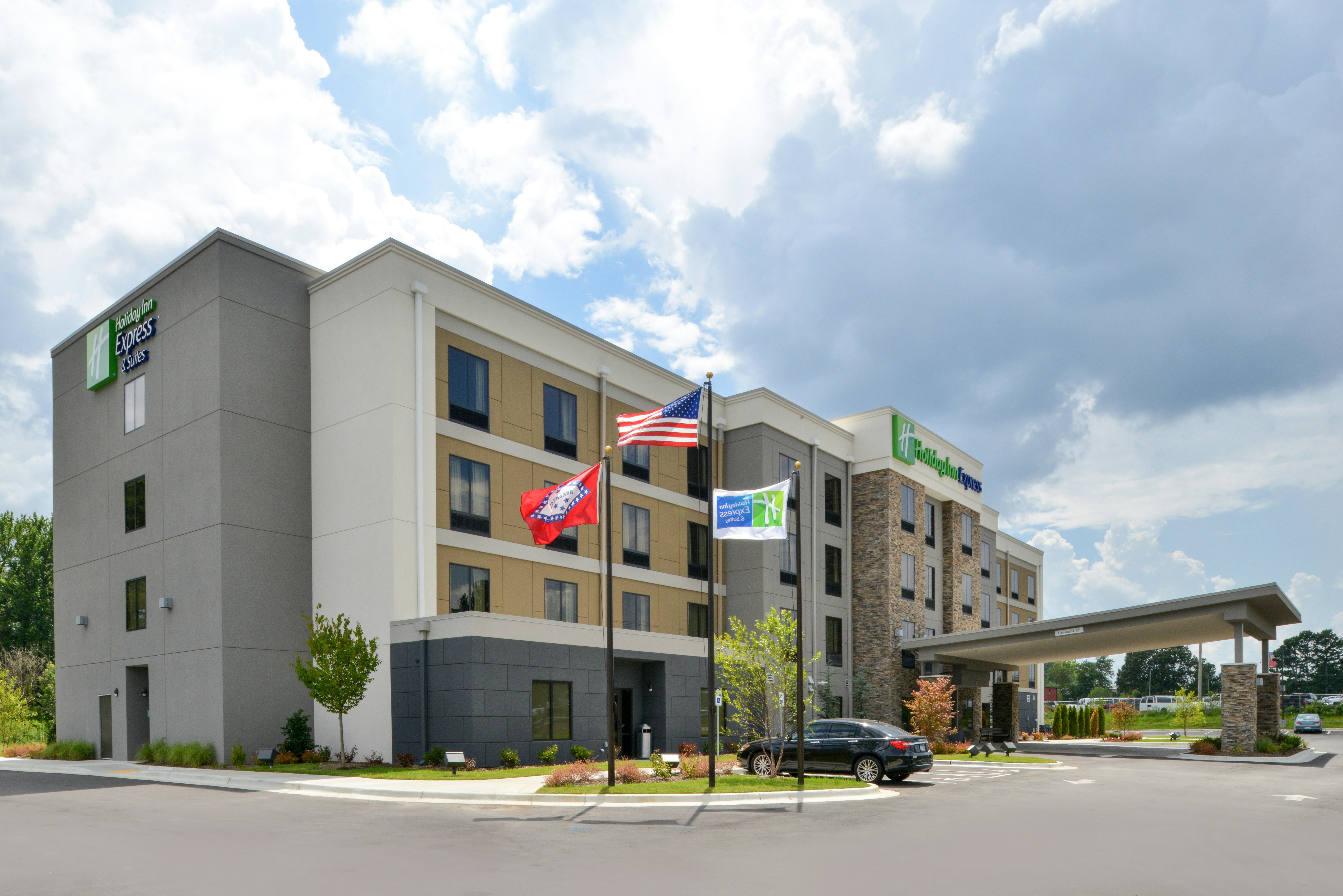 Holiday Inn Express Suites Bryant Benton Area 68/71