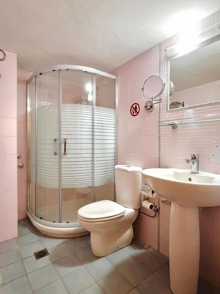 Karteros Hotel 48/49