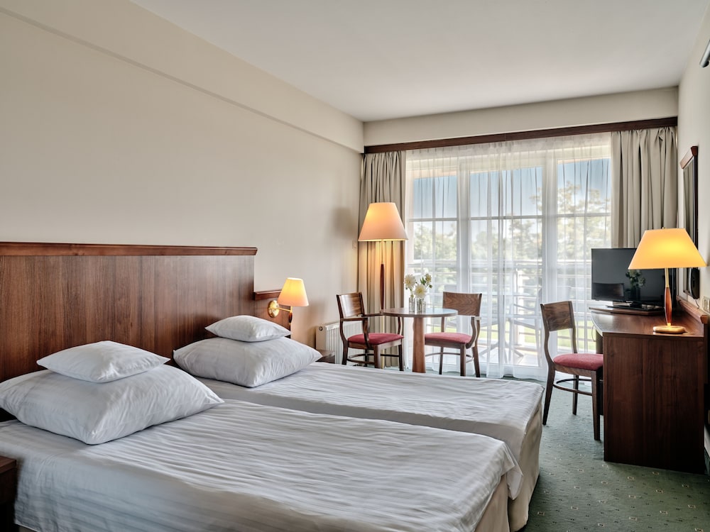 SUPERIOR, TWIN BEDS