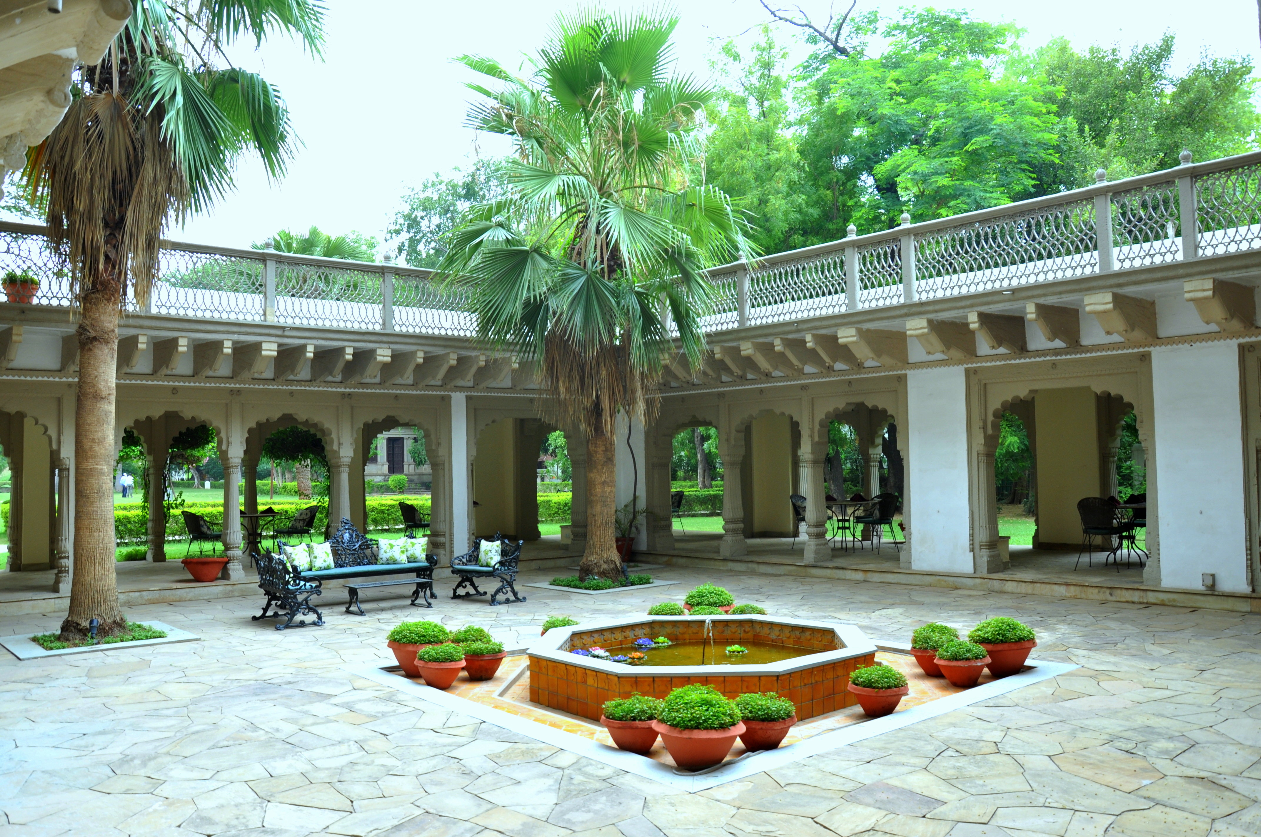Taj Usha Kiran Palace Hotel 28/31