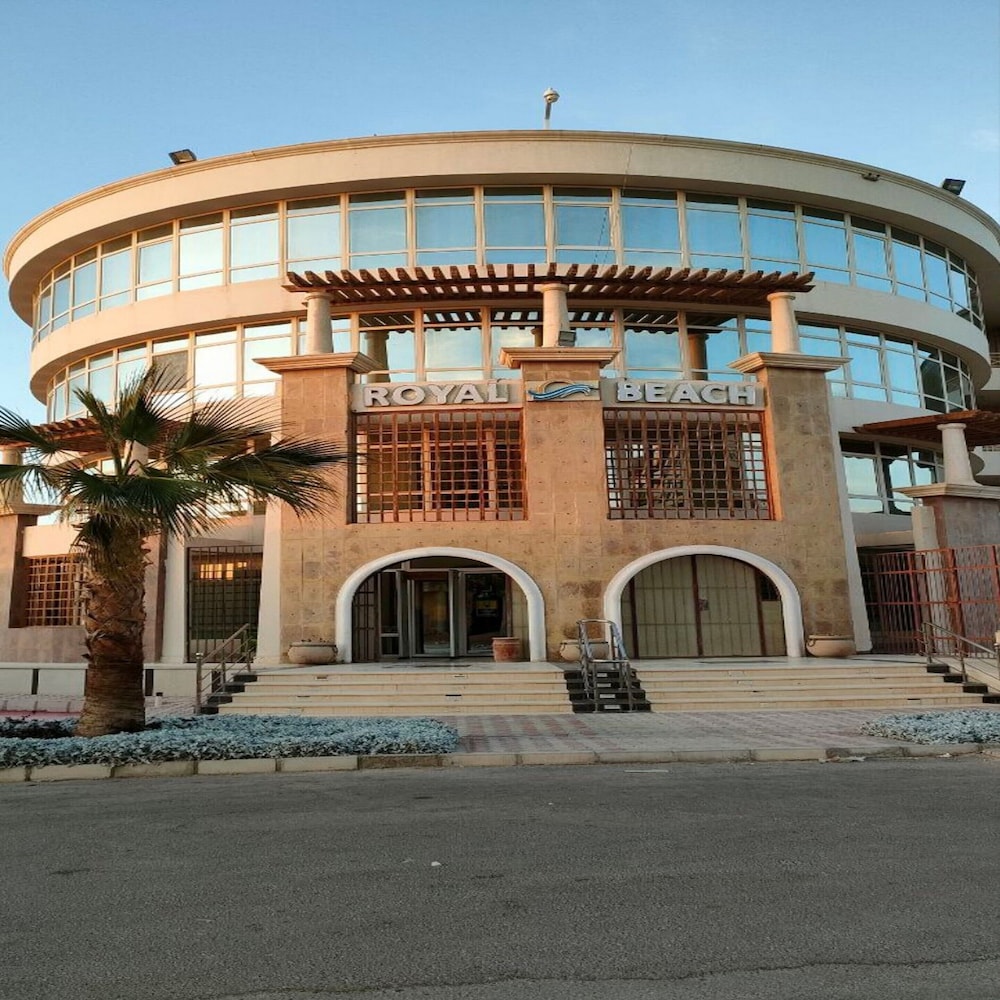 Royal Beach Serviced Apartments 18/75