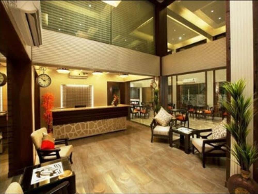 Red Fox Hotel Morjim 11/55