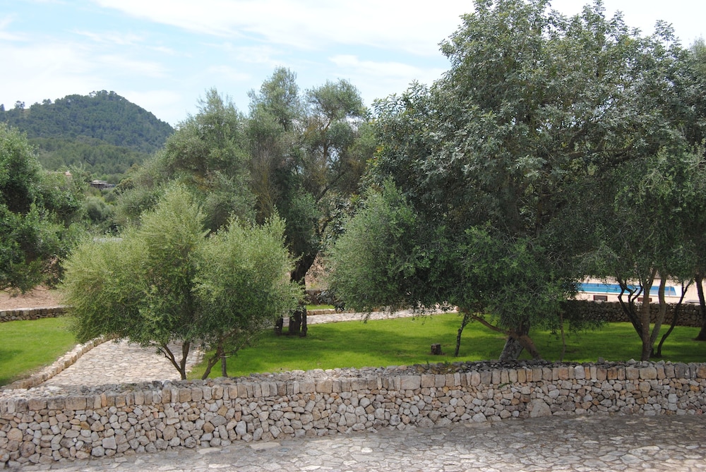 Hotel Rural Es Riquers 65/69