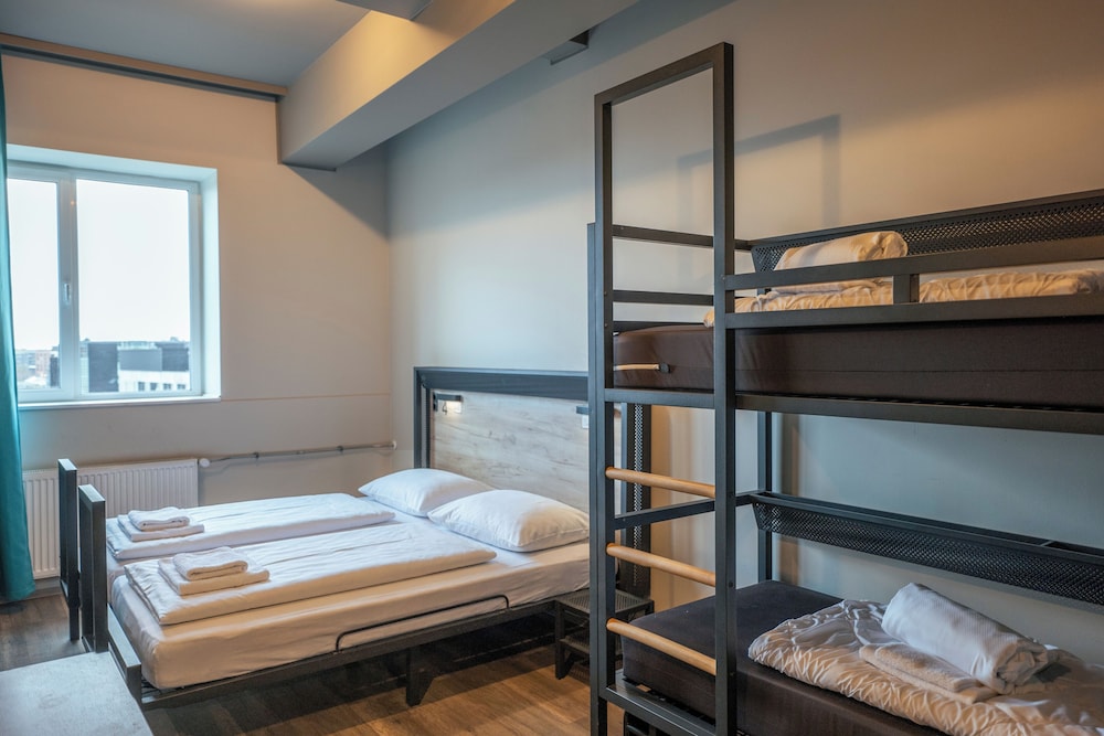 ROOM, QUADRUPLE, TWIN BEDS, BUNK BED