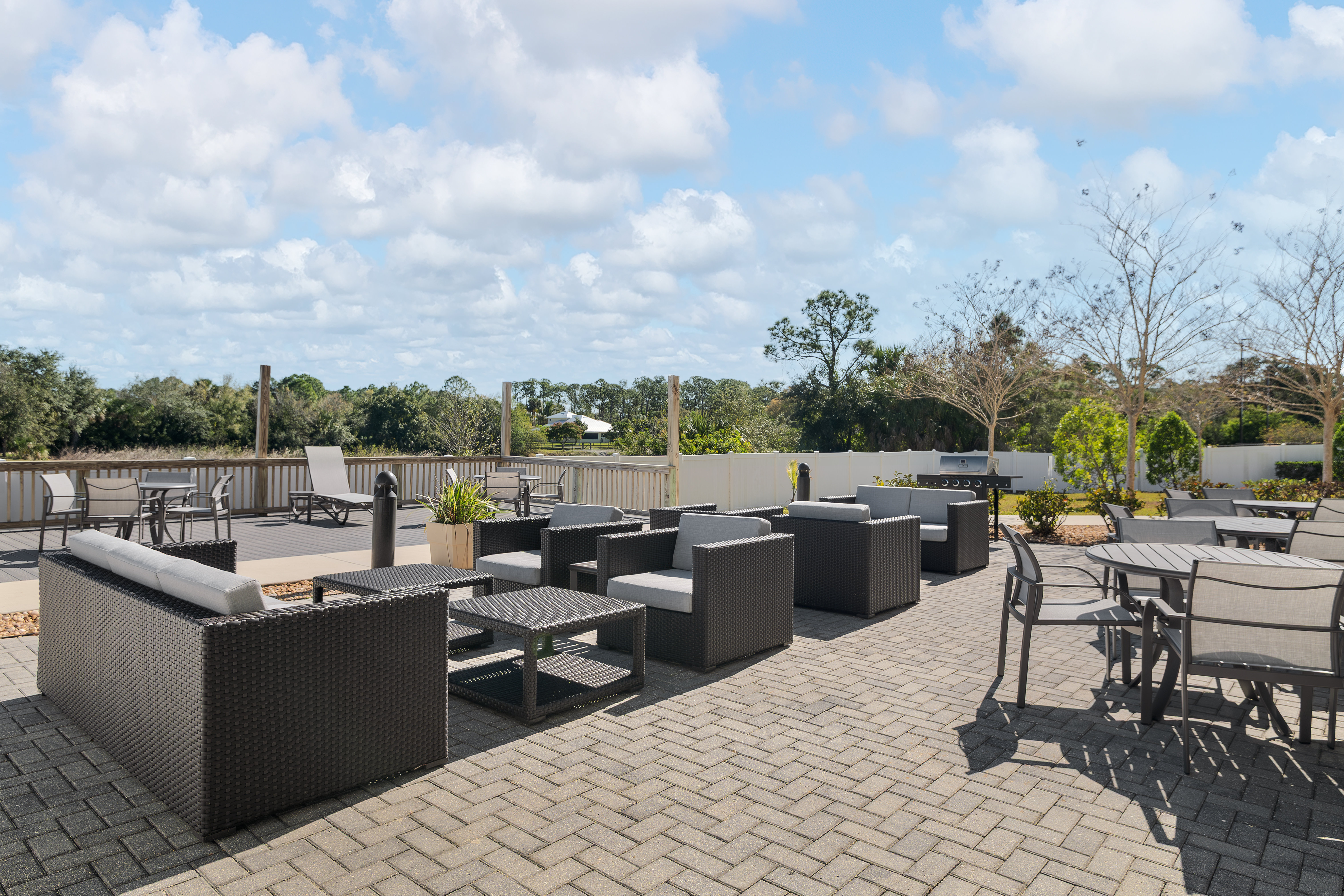 Holiday Inn Express And Suites West Melbourne 45/68