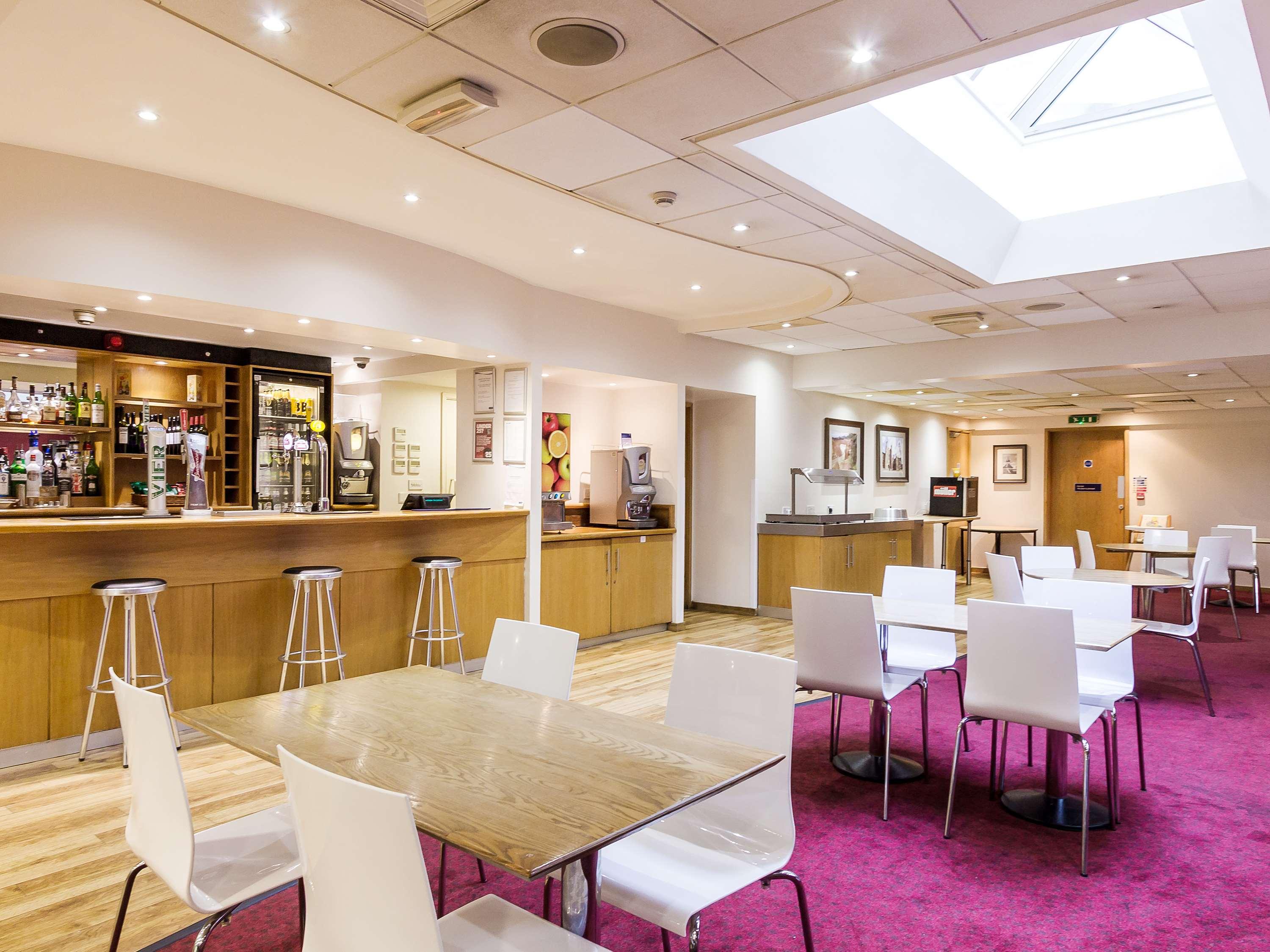 Travelodge Guildford 22/30