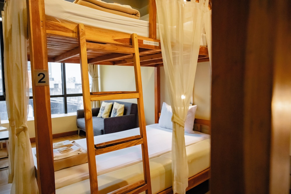 Private, 4 Beds, 2 Bunk Beds, External Bathroom