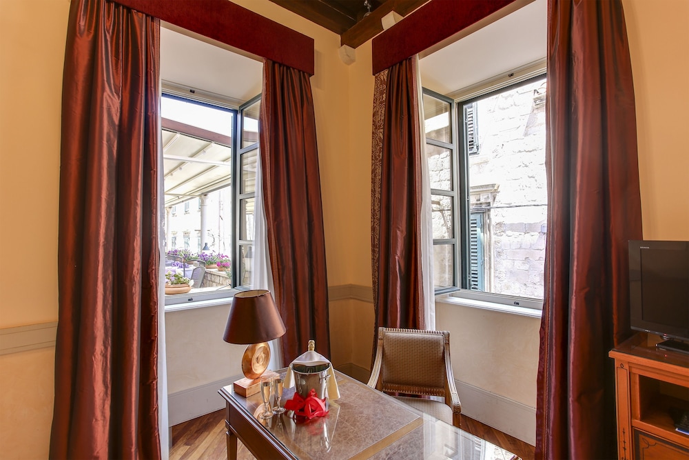 The Pucic Palace 46/69