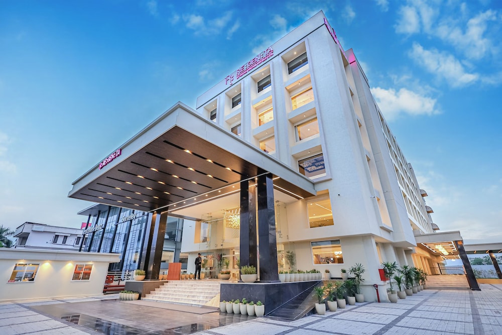 HOTEL SOFTEL PLAZA 10/50