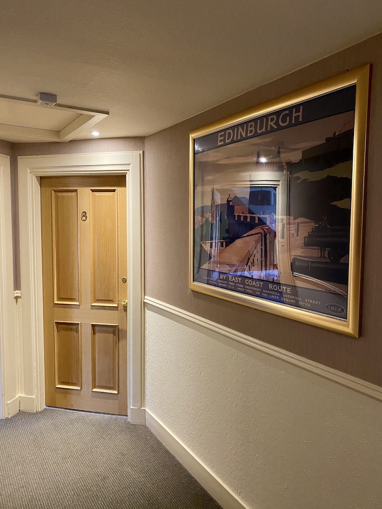 The Dutch Mill Hotel 4/50