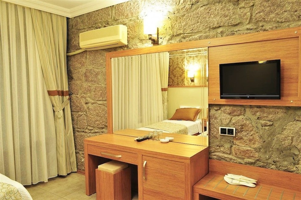Assos Park Hotel 44/64
