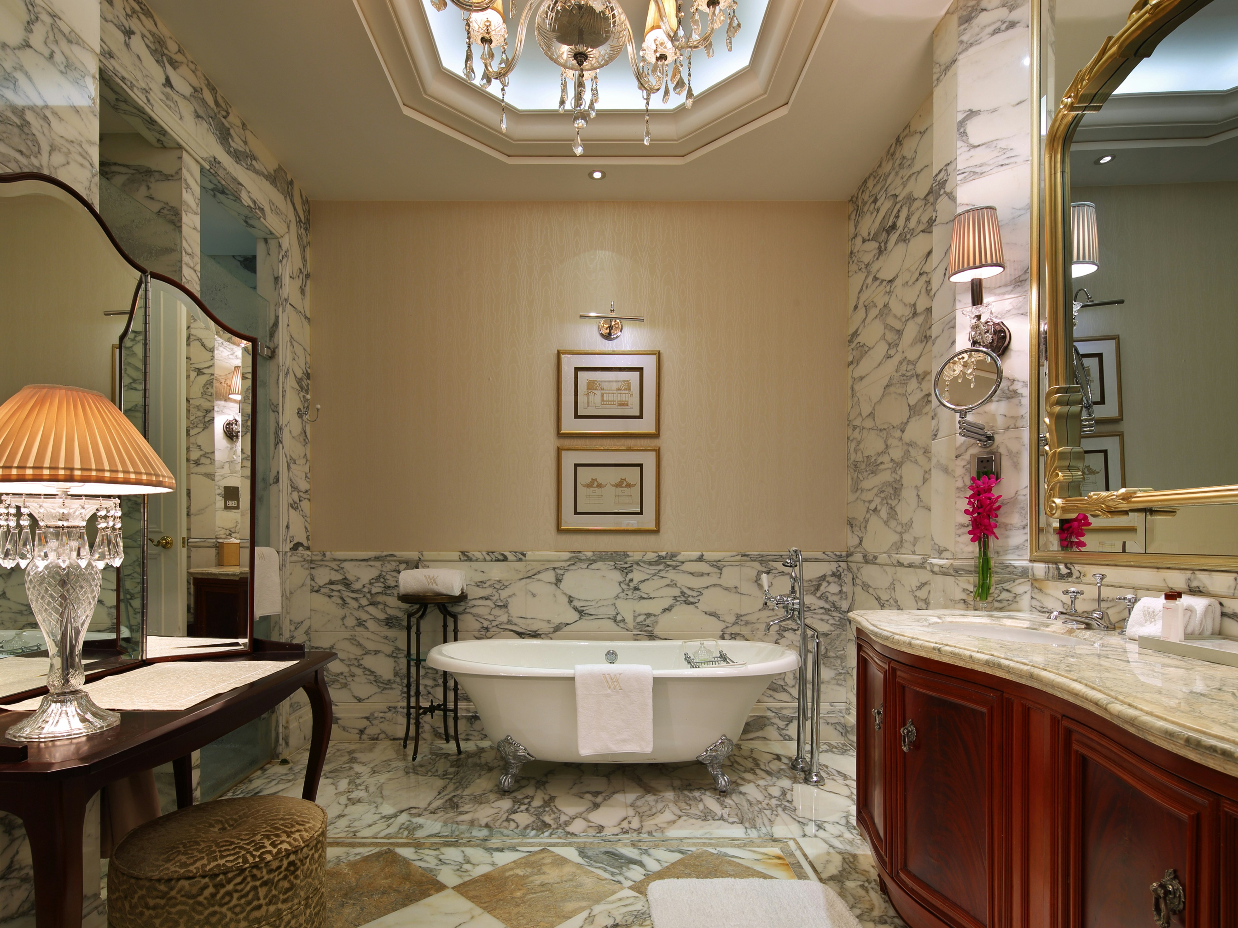 Heritage, Suite, Queen Bed